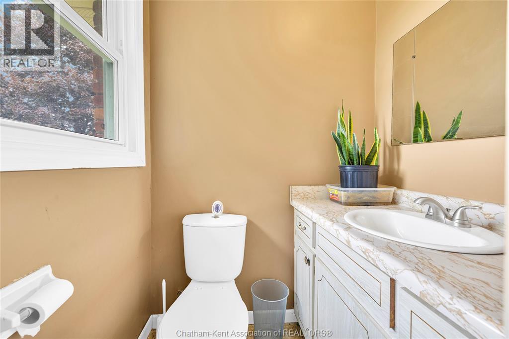 9745 Eberts Line, Chatham-Kent, ON - Indoor Photo Showing Bathroom