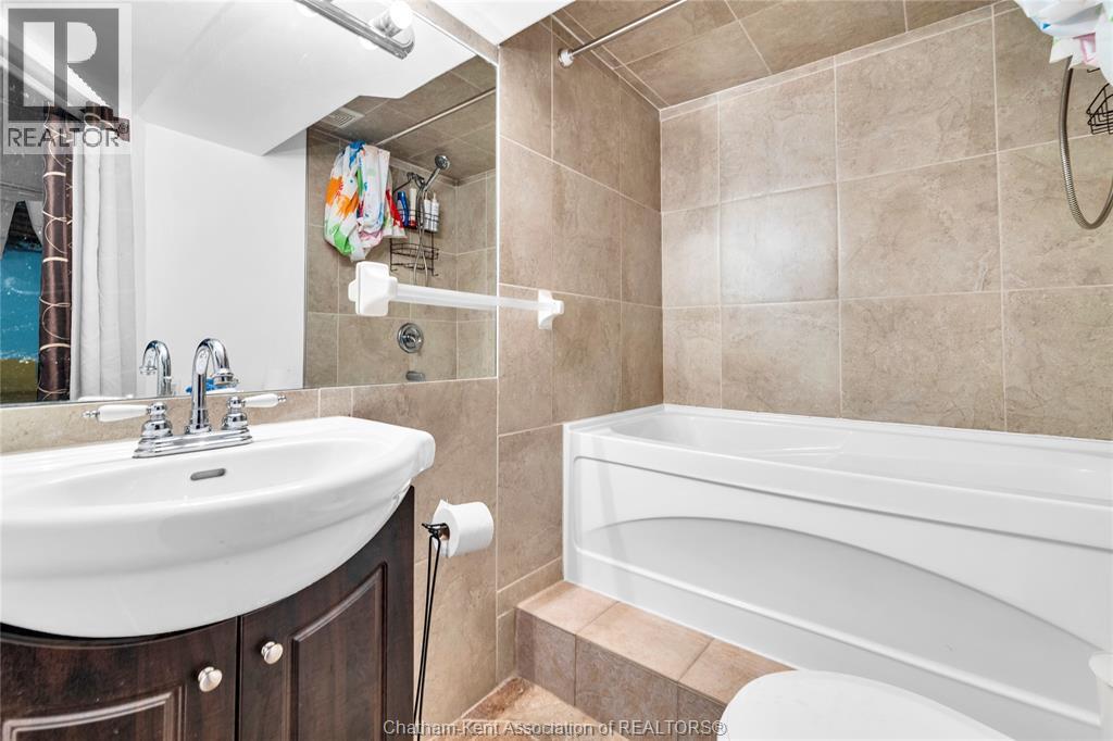9745 Eberts Line, Chatham-Kent, ON - Indoor Photo Showing Bathroom