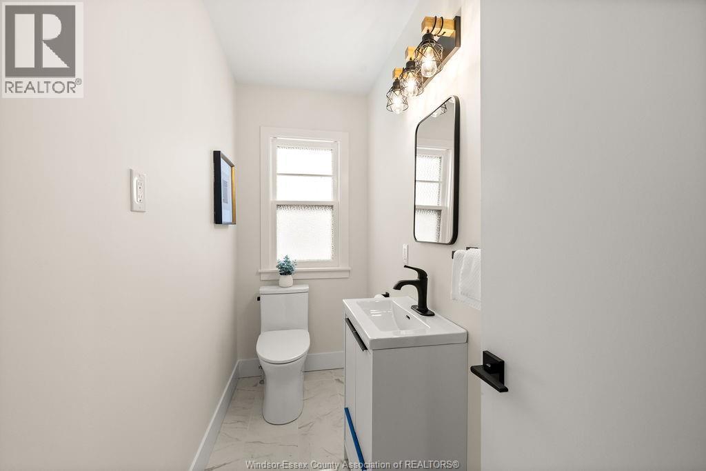 2594 Buckingham, Windsor, ON - Indoor