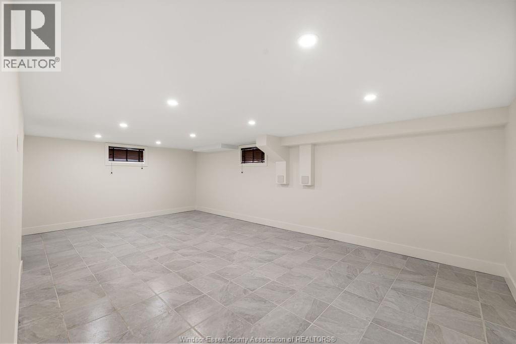 2594 Buckingham, Windsor, ON - Indoor Photo Showing Other Room