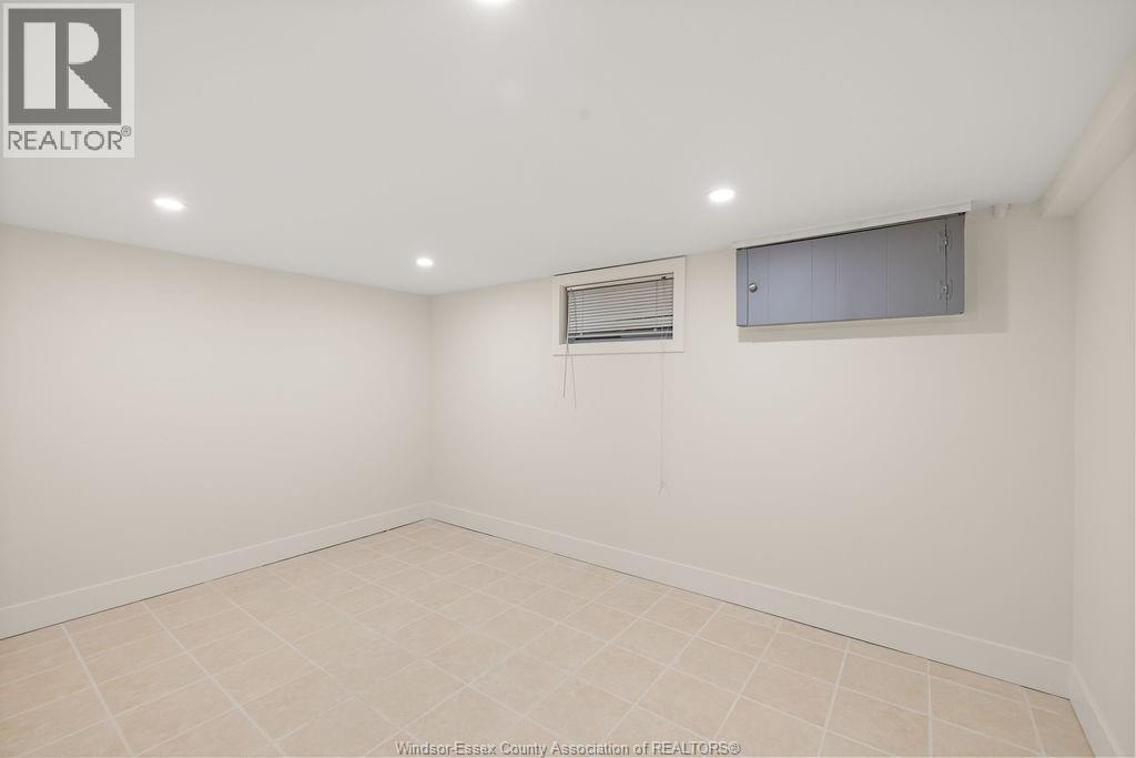 2594 Buckingham, Windsor, ON - Indoor