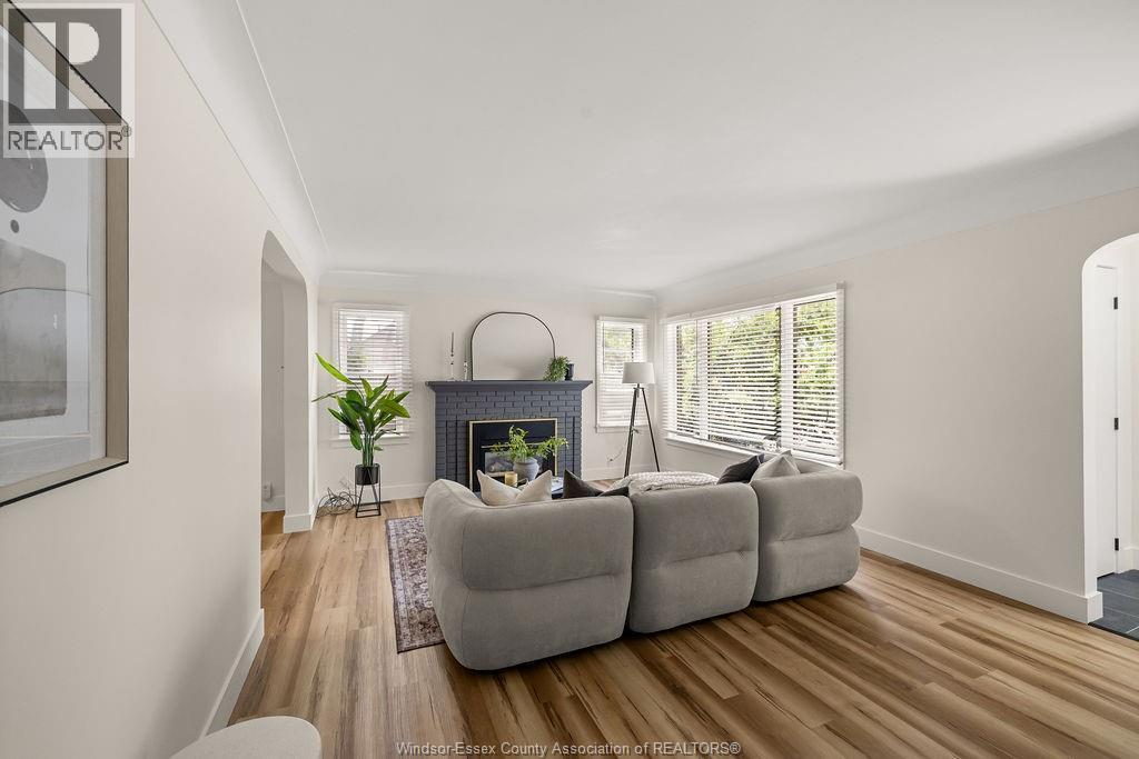 2594 Buckingham, Windsor, ON - Indoor Photo Showing Living Room With Fireplace