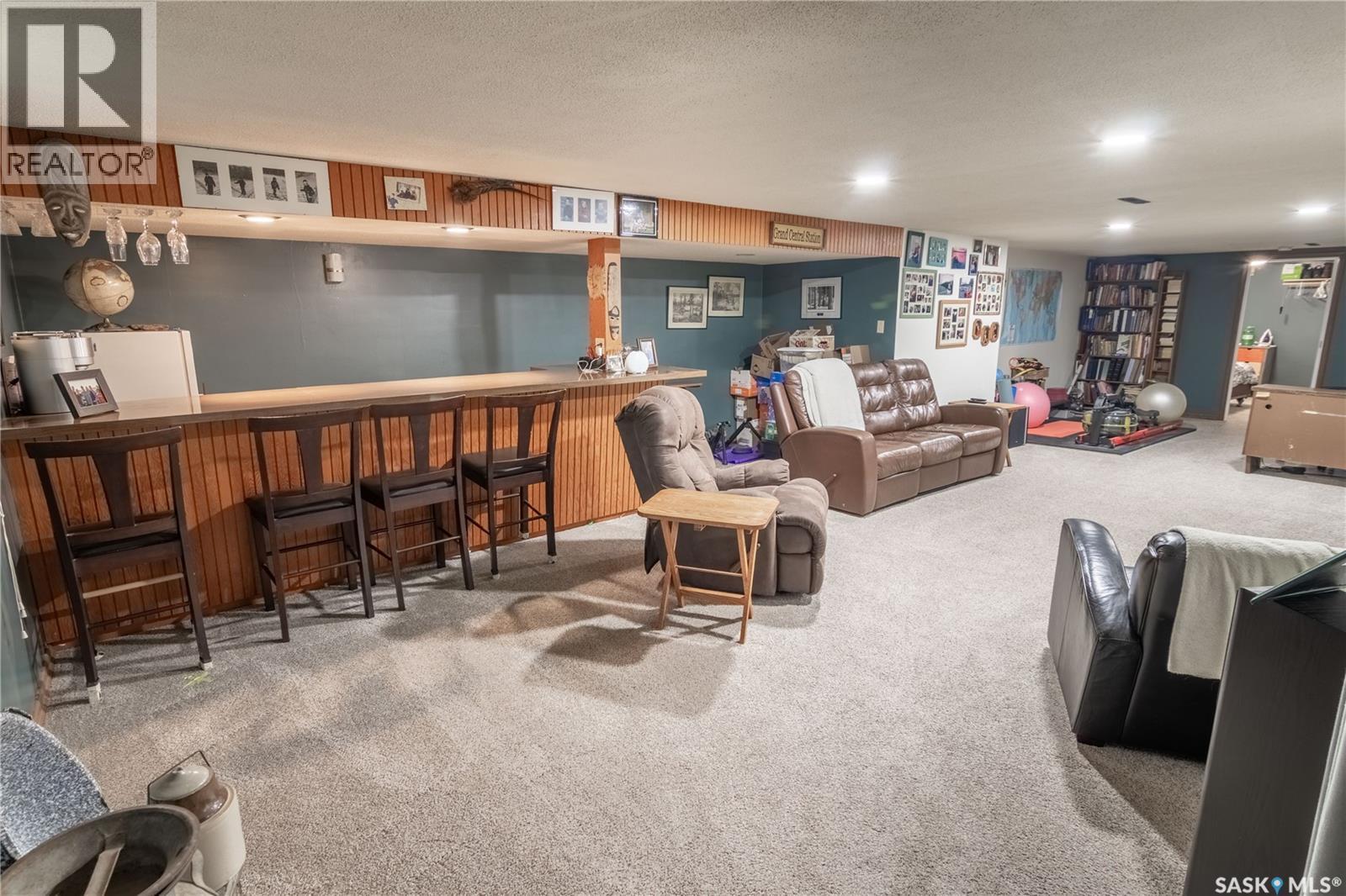 3708 Lakeview Avenue, Regina, SK - Indoor