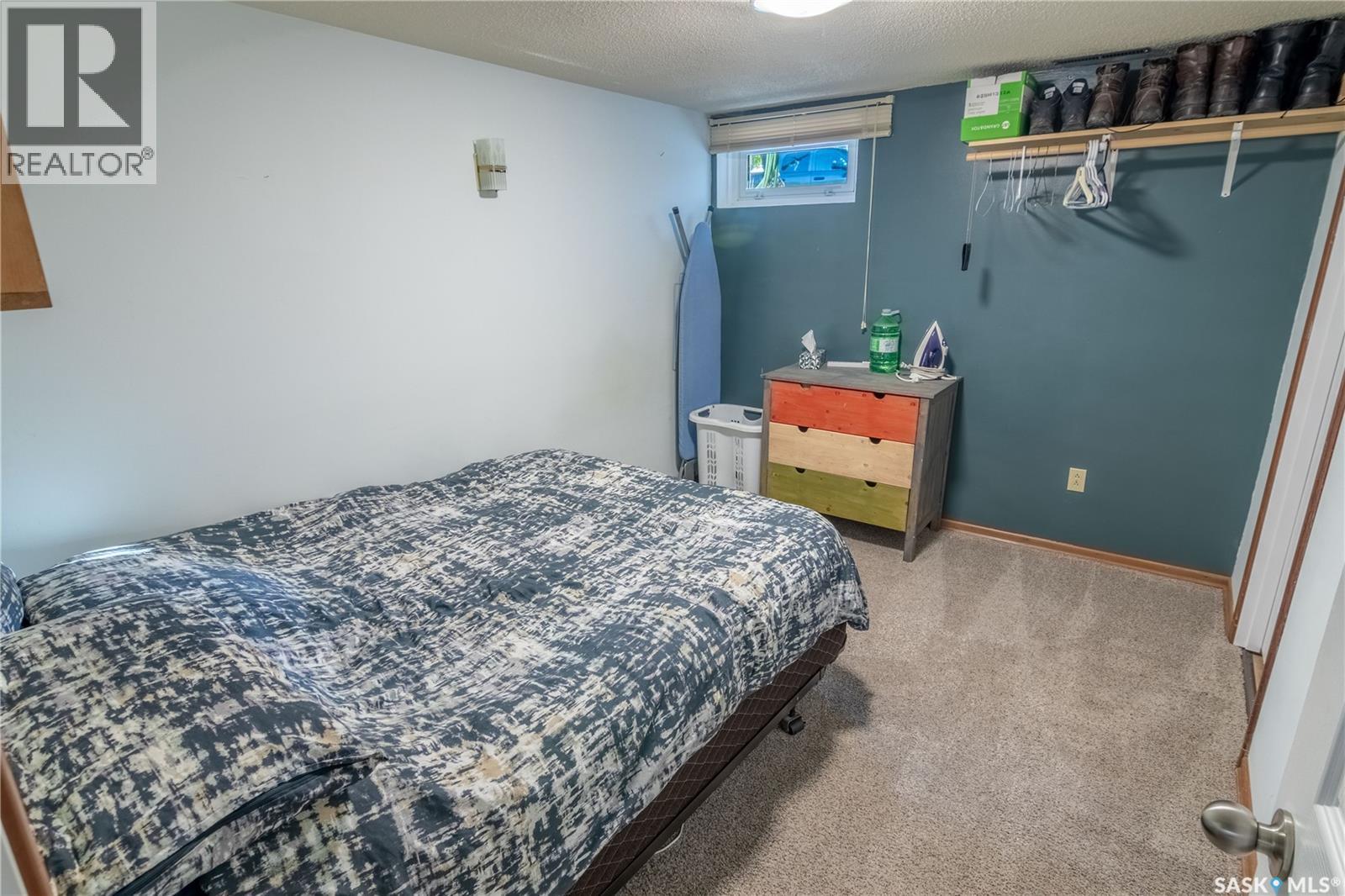 3708 Lakeview Avenue, Regina, SK - Indoor Photo Showing Bedroom