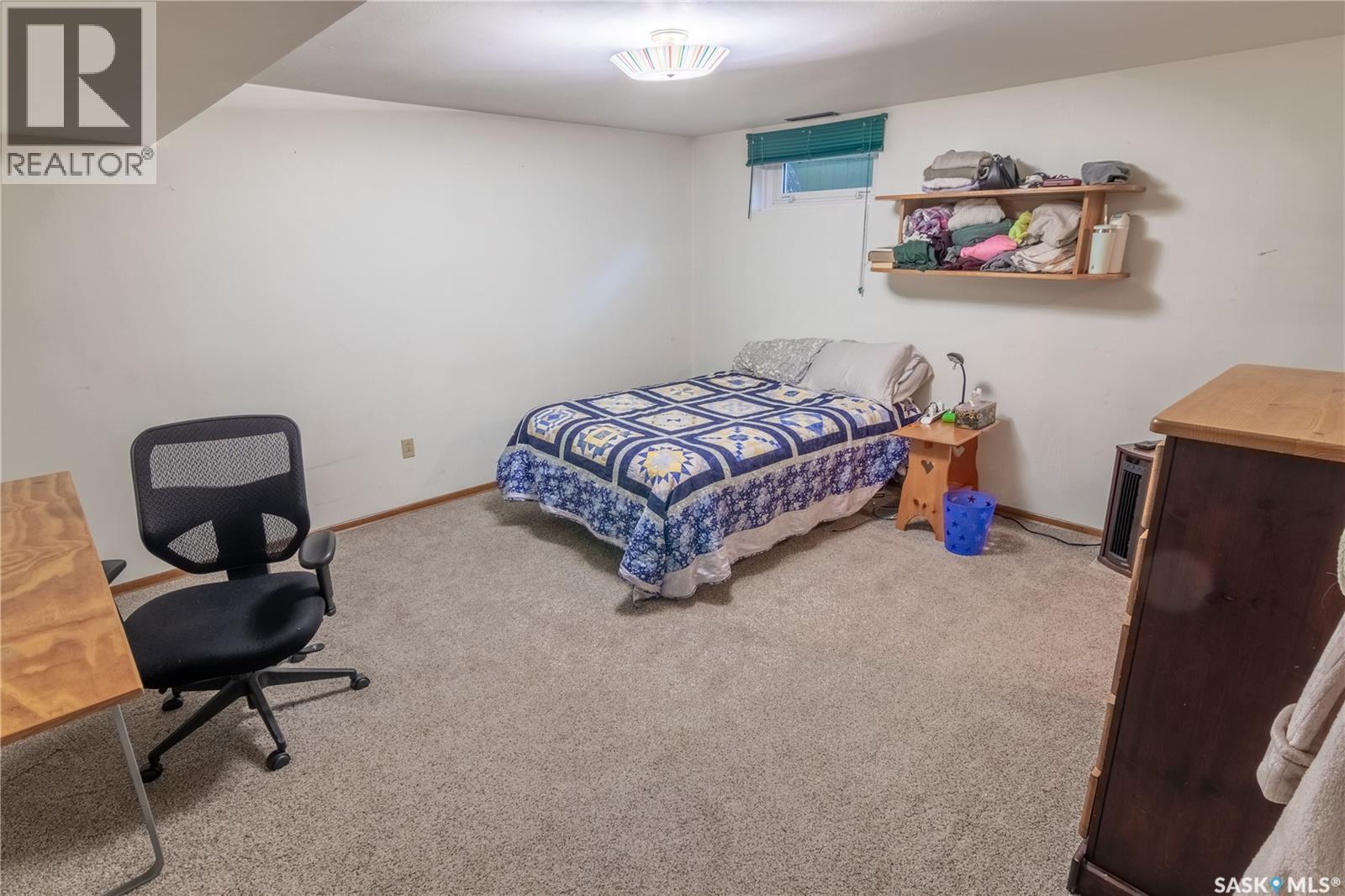 3708 Lakeview Avenue, Regina, SK - Indoor Photo Showing Bedroom