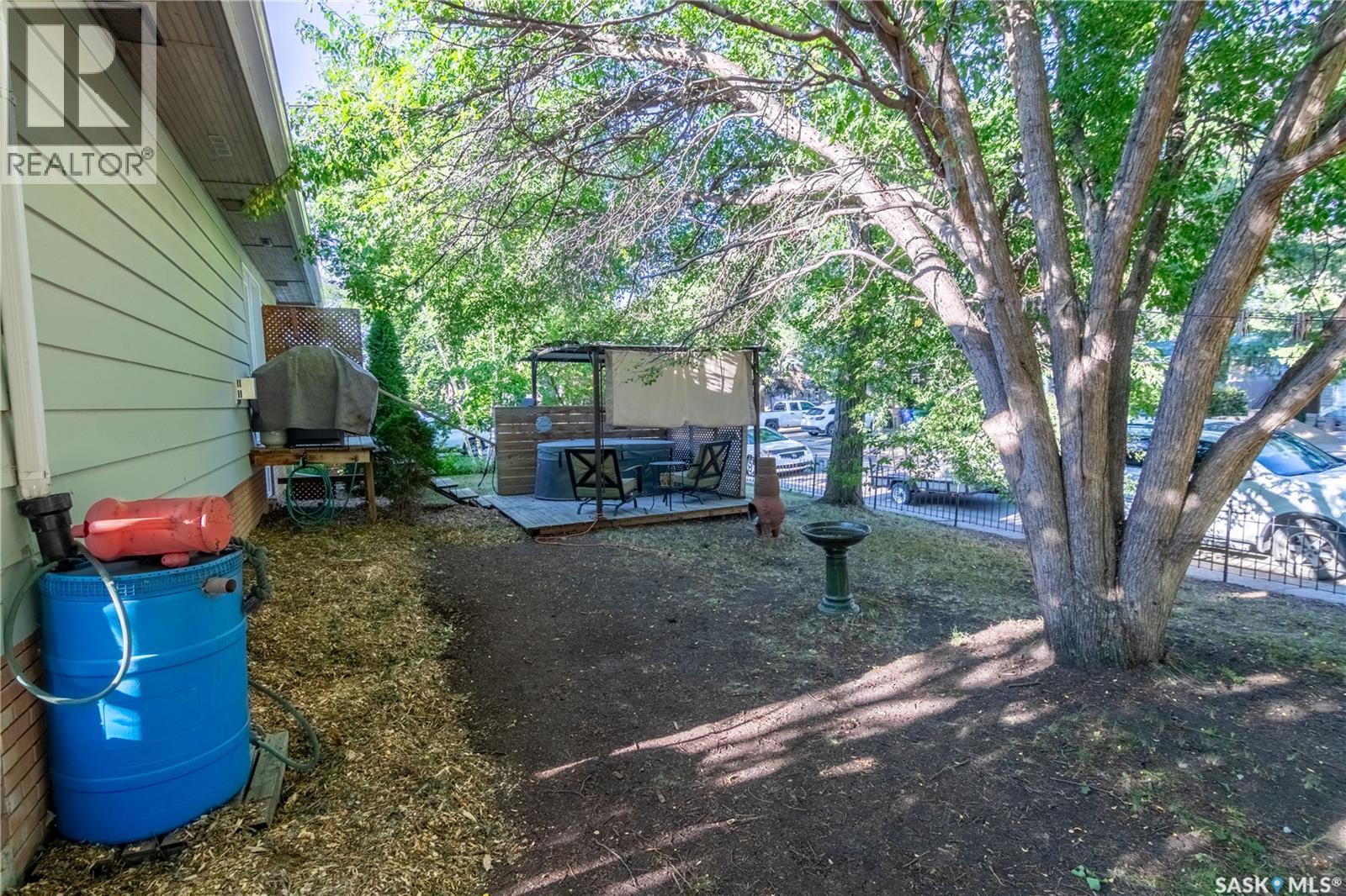 3708 Lakeview Avenue, Regina, SK - Outdoor