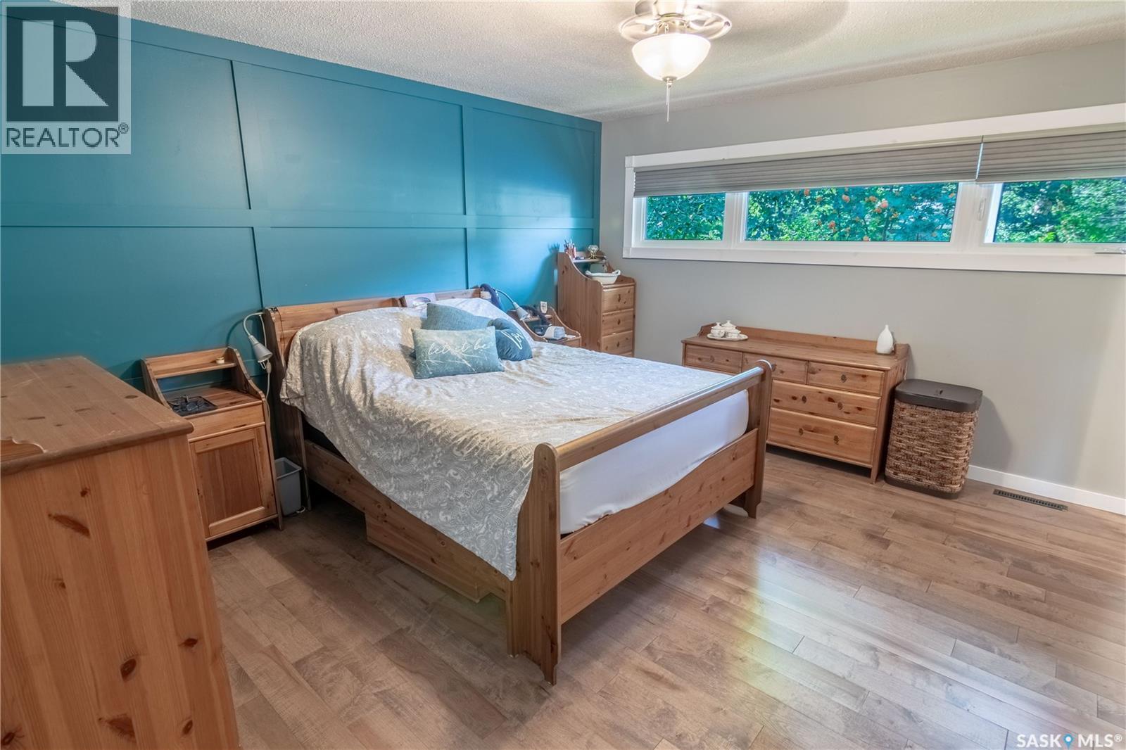 3708 Lakeview Avenue, Regina, SK - Indoor Photo Showing Bedroom