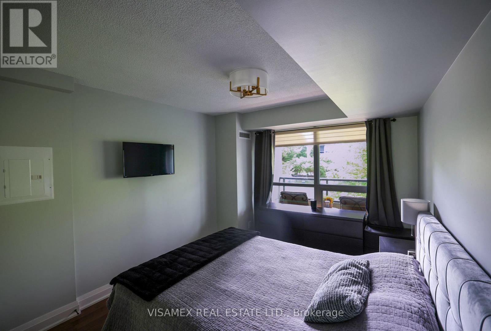 210 - 20 North Park Road, Vaughan, ON - Indoor Photo Showing Bedroom