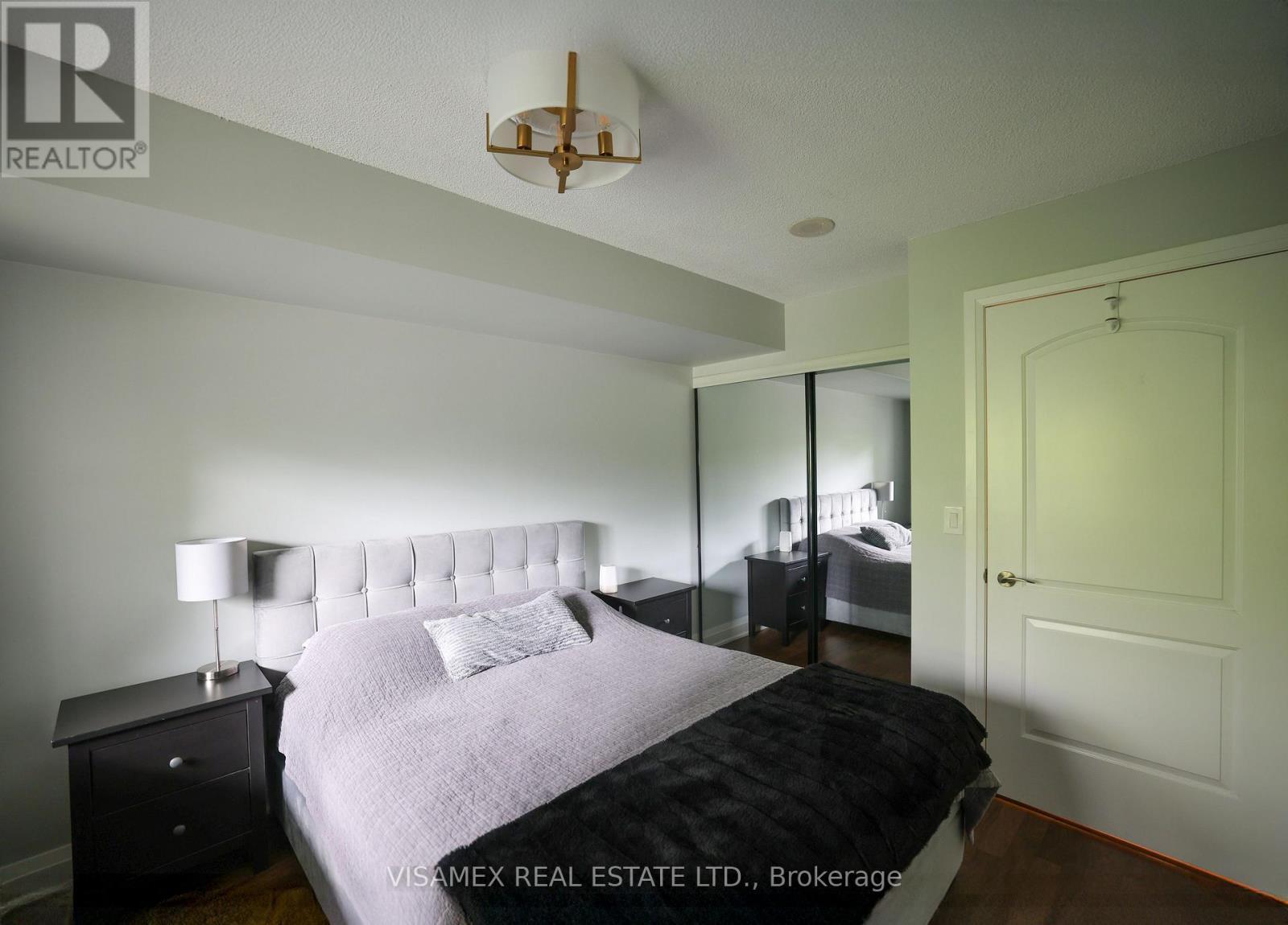 210 - 20 North Park Road, Vaughan, ON - Indoor Photo Showing Bedroom
