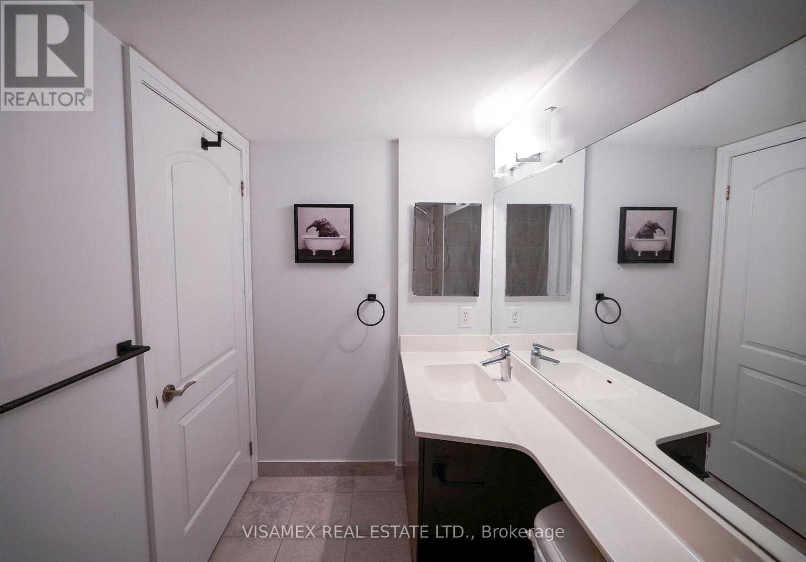 210 - 20 North Park Road, Vaughan, ON - Indoor Photo Showing Other Room