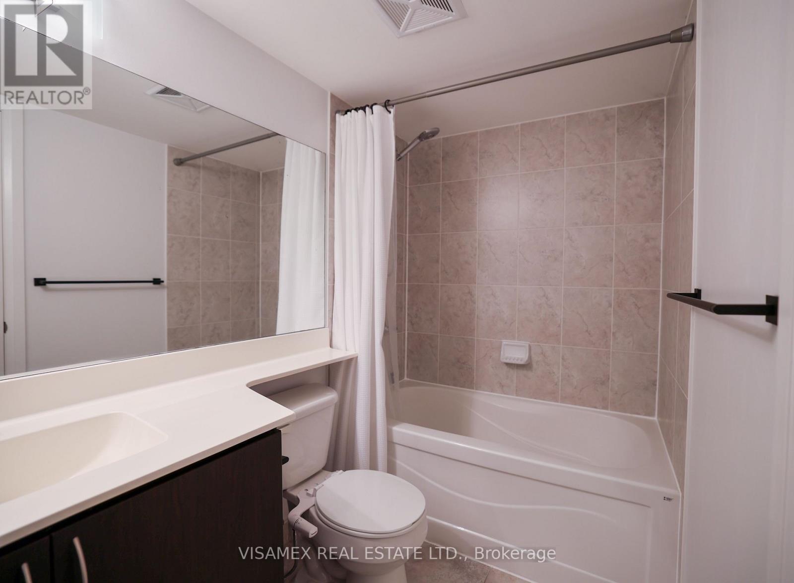 210 - 20 North Park Road, Vaughan, ON - Indoor Photo Showing Bathroom