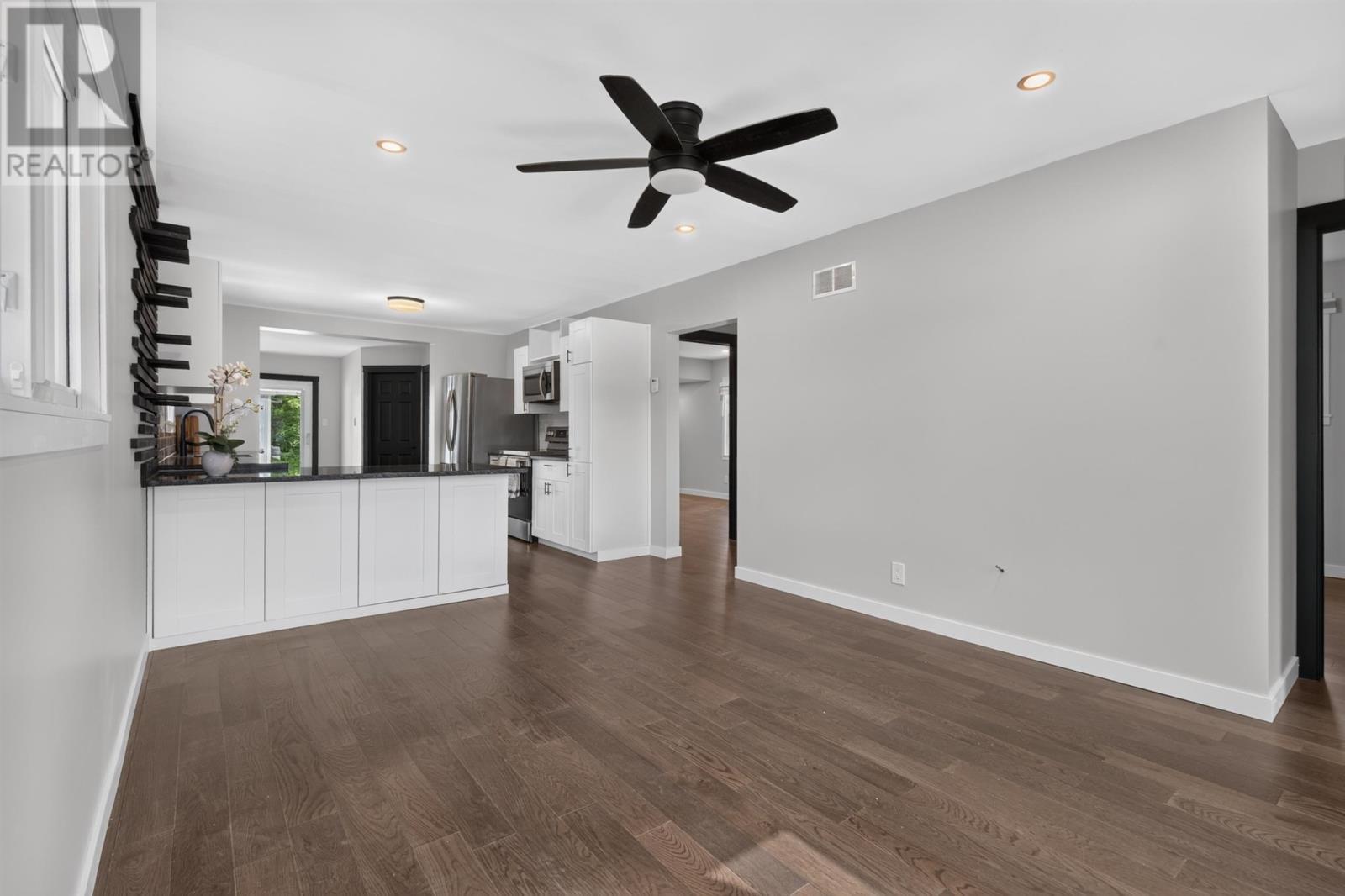 69 Grandview Ave, Sault Ste. Marie, ON - Indoor