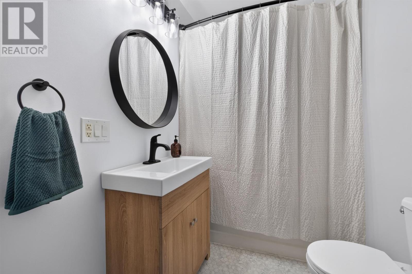 69 Grandview Ave, Sault Ste. Marie, ON - Indoor Photo Showing Bathroom