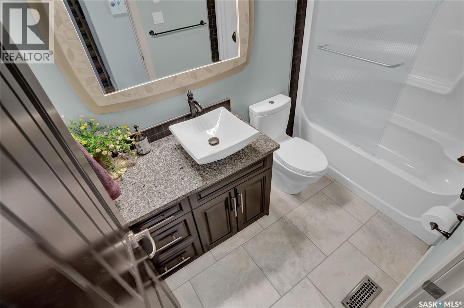507 Tatanka Drive, Buffalo Pound Lake, SK - Indoor Photo Showing Bathroom