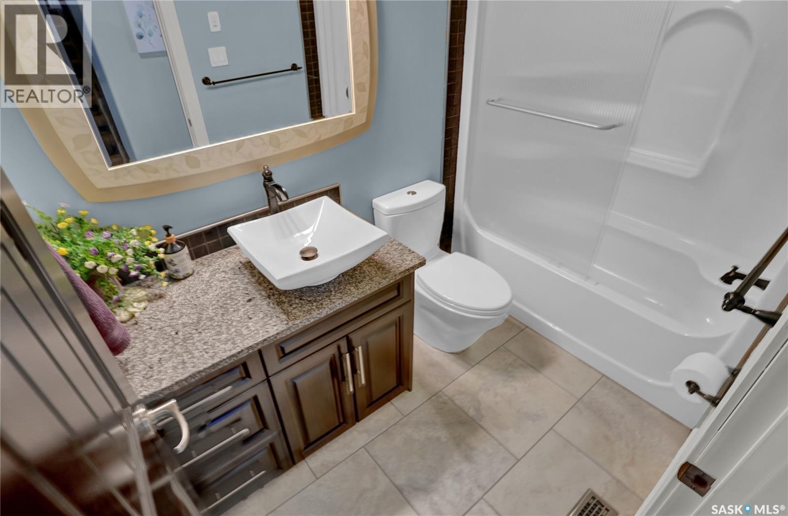507 Tatanka Drive, Buffalo Pound Lake, SK - Indoor Photo Showing Bathroom