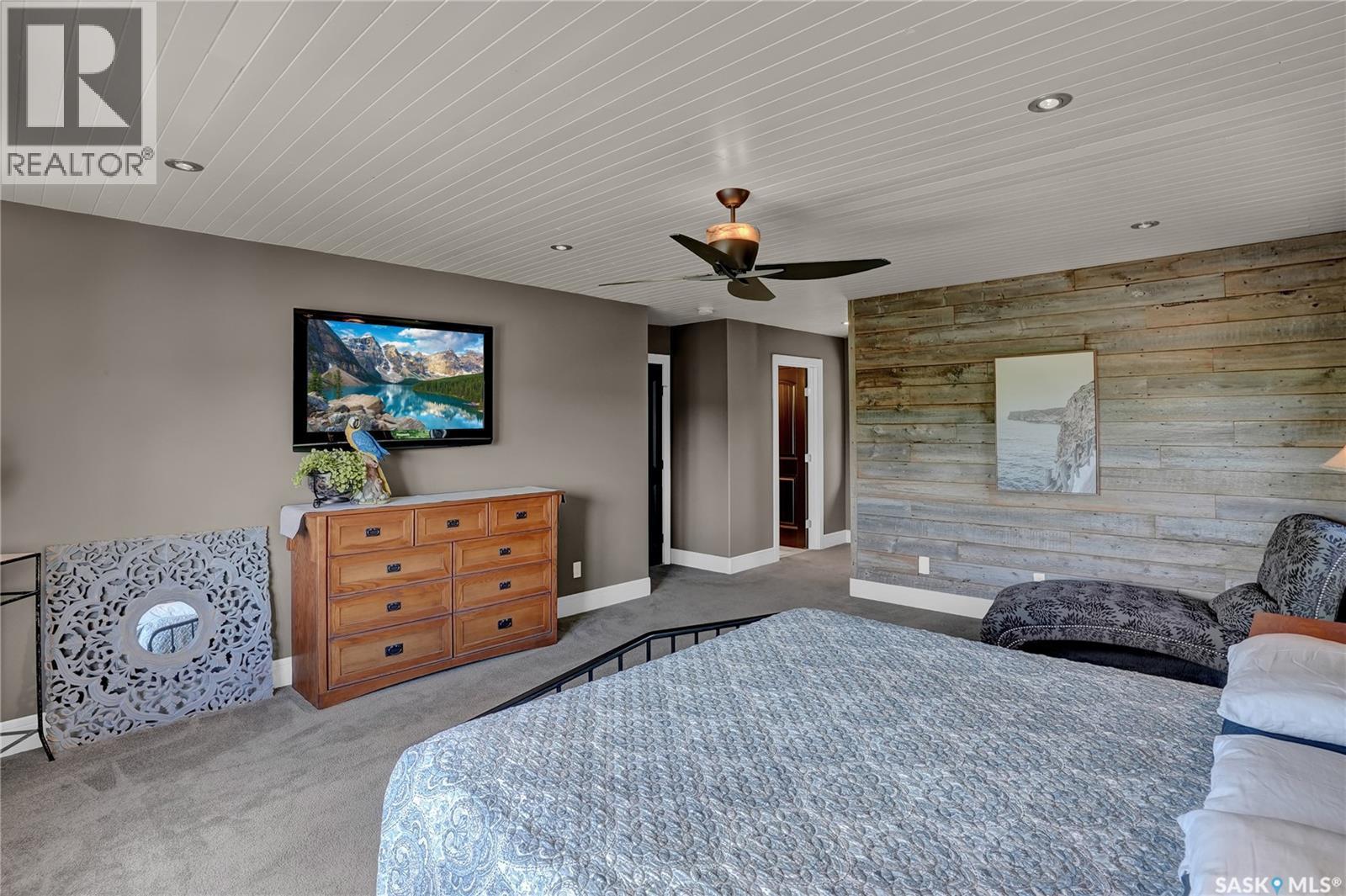 507 Tatanka Drive, Buffalo Pound Lake, SK - Indoor Photo Showing Bedroom