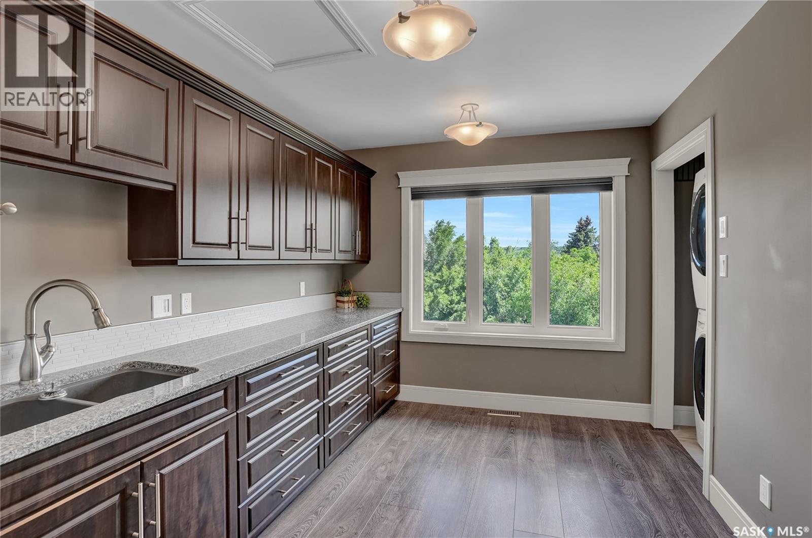 507 Tatanka Drive, Buffalo Pound Lake, SK - Indoor Photo Showing Kitchen With Double Sink