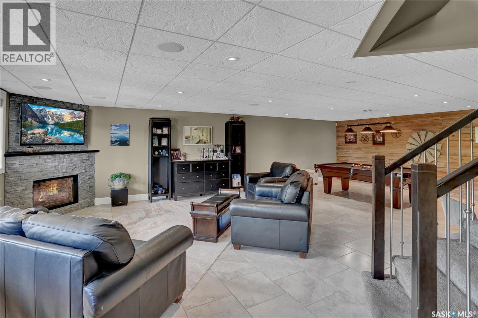 507 Tatanka Drive, Buffalo Pound Lake, SK - Indoor With Fireplace