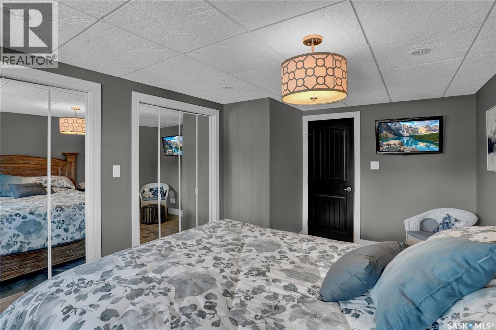 507 Tatanka Drive, Buffalo Pound Lake, SK - Indoor Photo Showing Bedroom