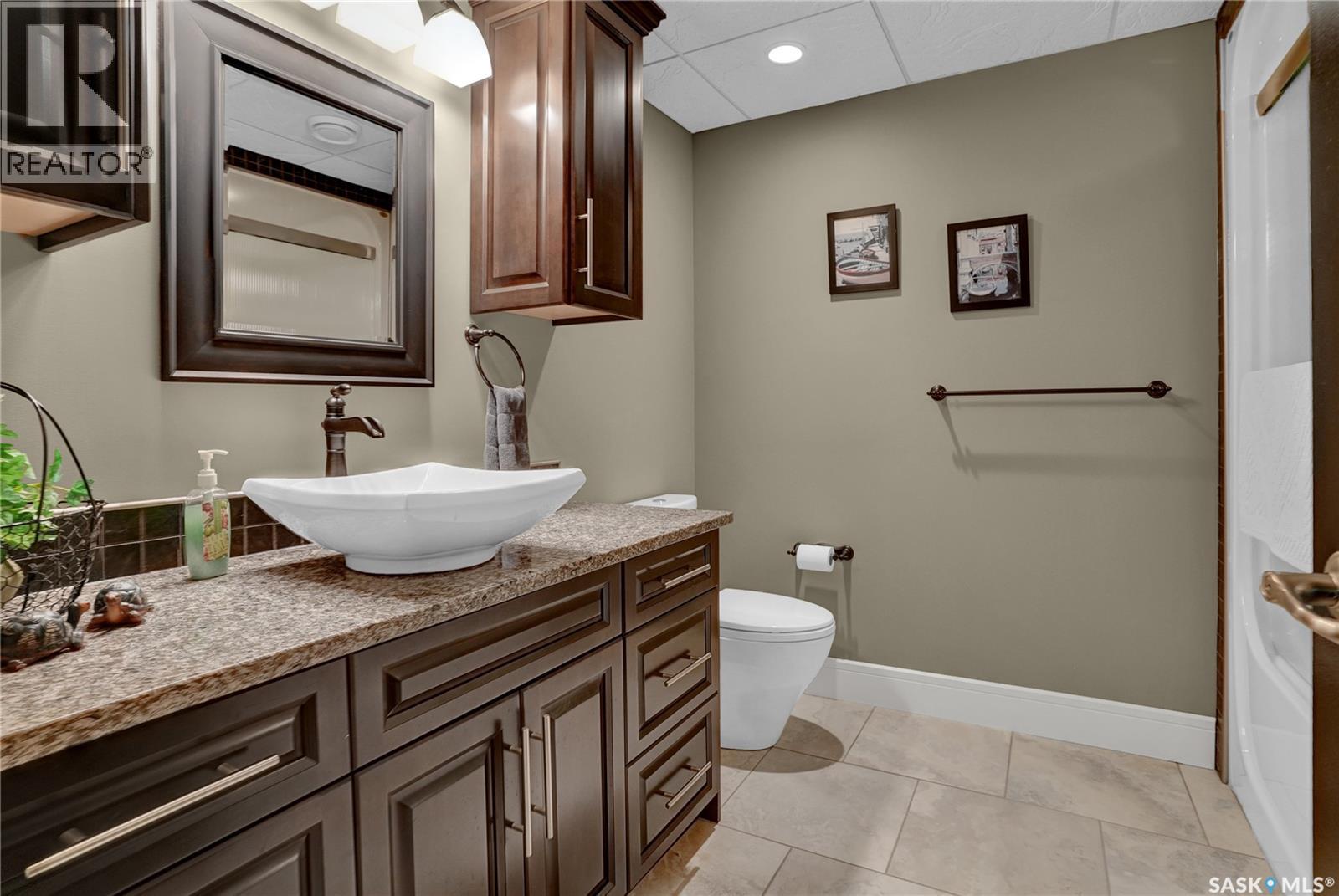 507 Tatanka Drive, Buffalo Pound Lake, SK - Indoor Photo Showing Bathroom