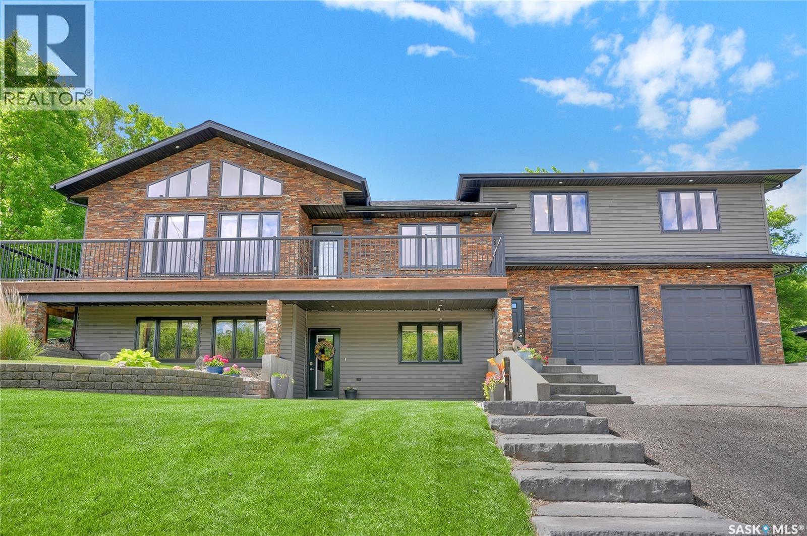507 Tatanka Drive, Buffalo Pound Lake, SK - Outdoor With Deck Patio Veranda With Facade