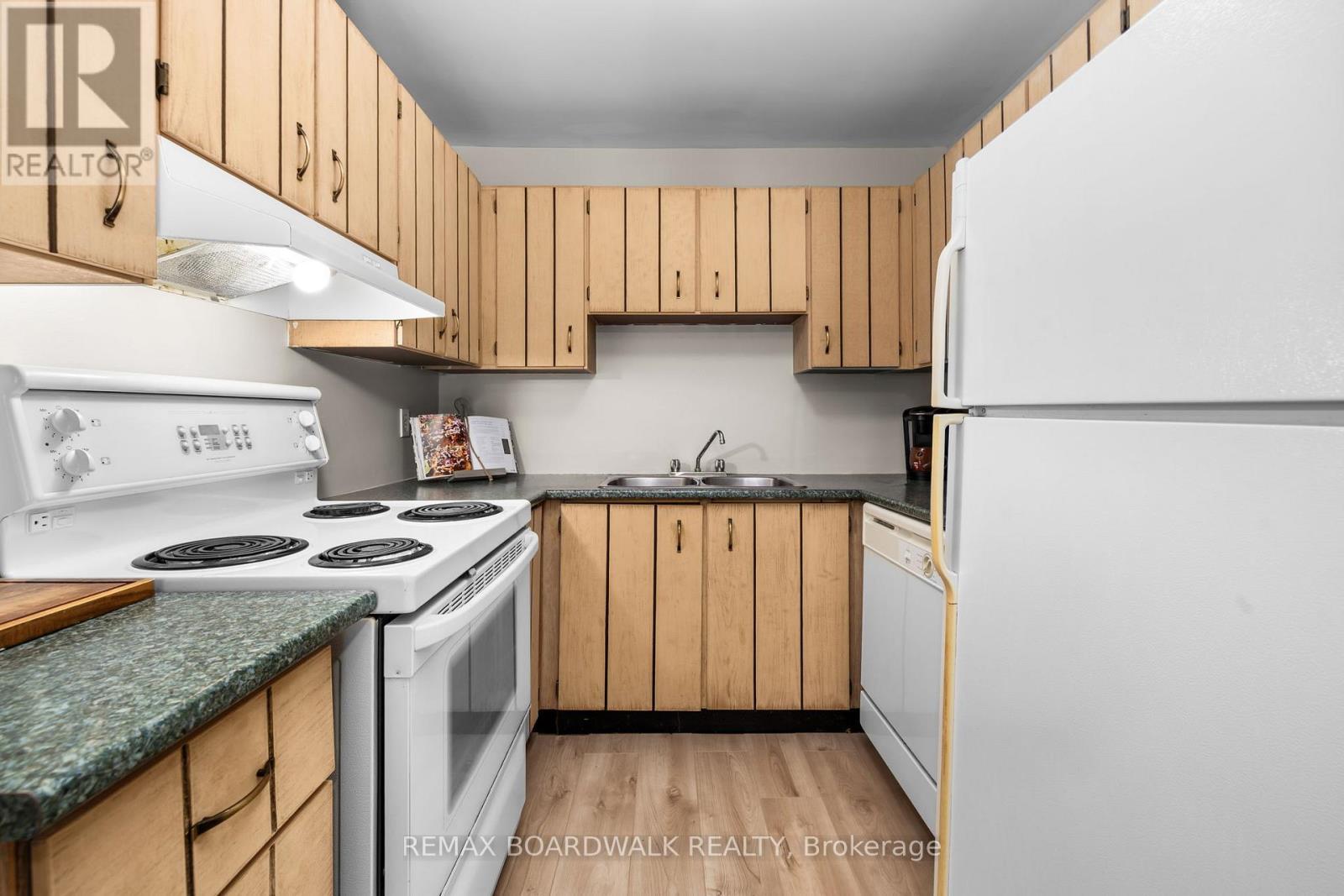 52 Baneberry Crescent, Ottawa, ON - Indoor Photo Showing Kitchen With Double Sink