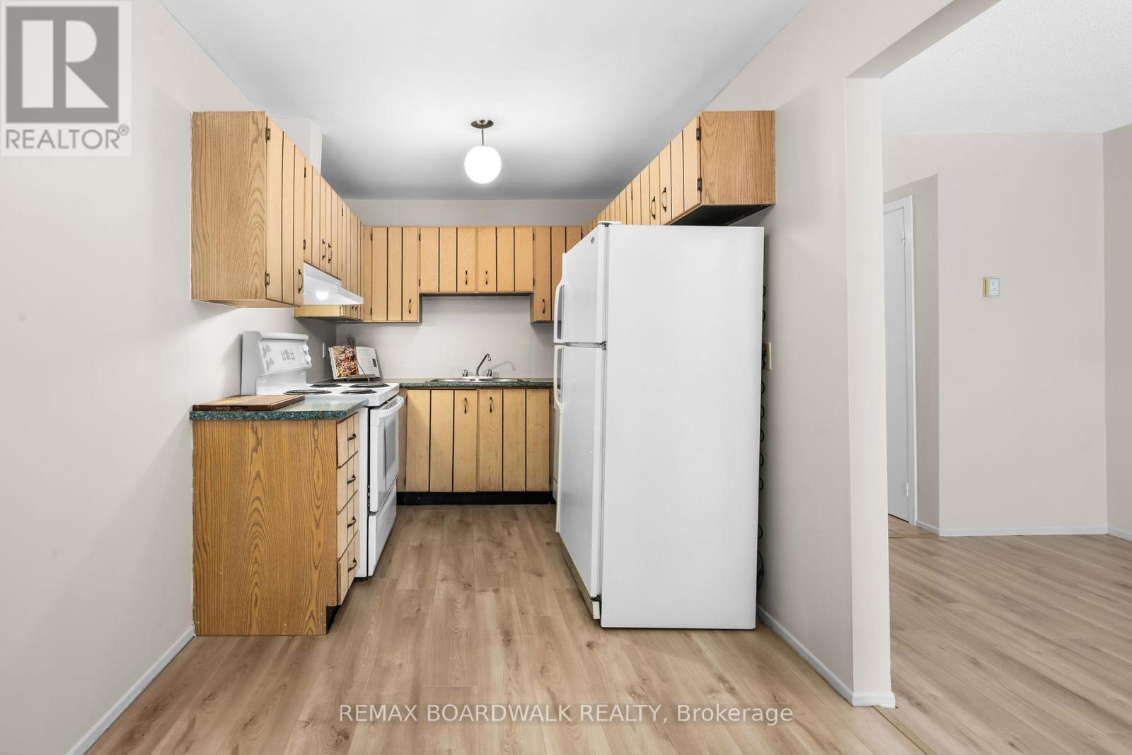 52 Baneberry Crescent, Ottawa, ON - Indoor Photo Showing Kitchen With Double Sink