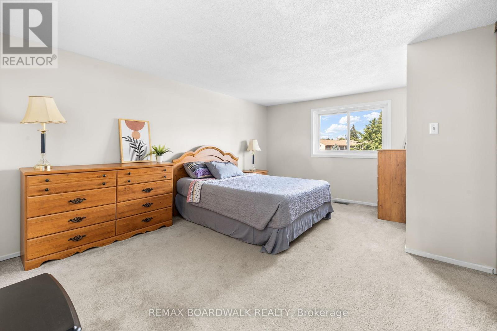 52 Baneberry Crescent, Ottawa, ON - Indoor Photo Showing Bedroom