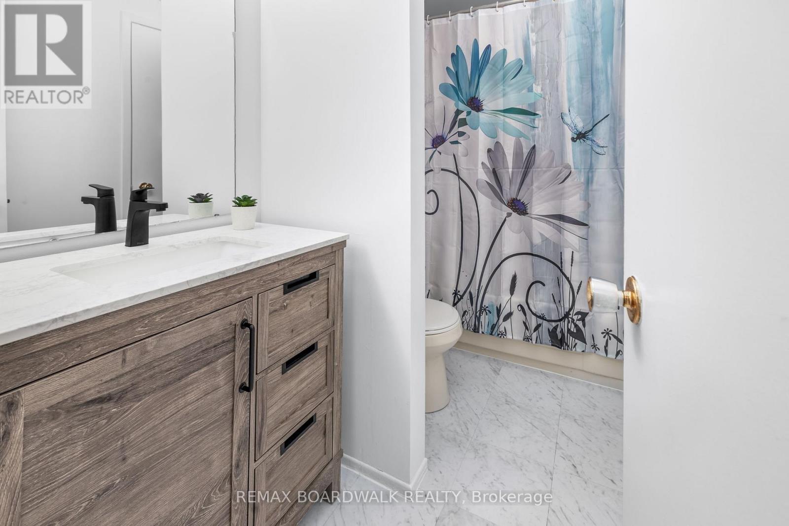 52 Baneberry Crescent, Ottawa, ON - Indoor Photo Showing Bathroom