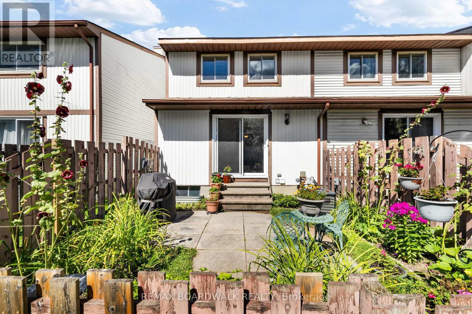 52 Baneberry Crescent, Ottawa, ON - Outdoor