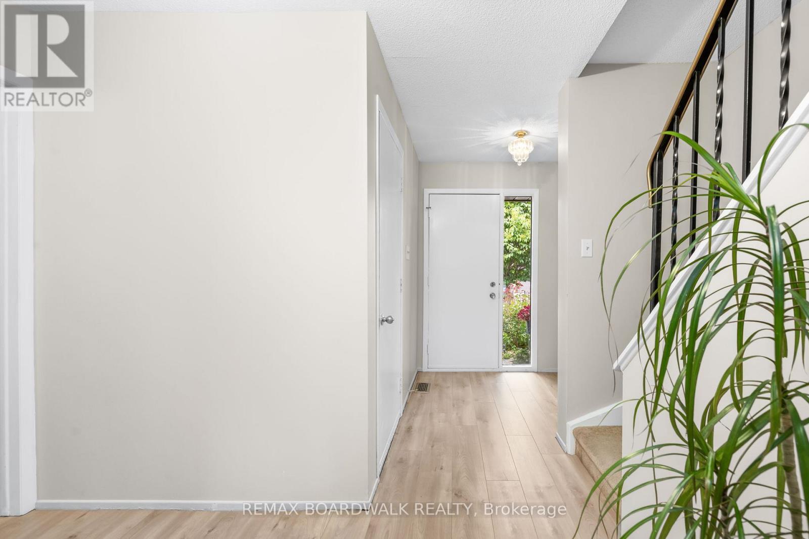 52 Baneberry Crescent, Ottawa, ON - Indoor Photo Showing Other Room