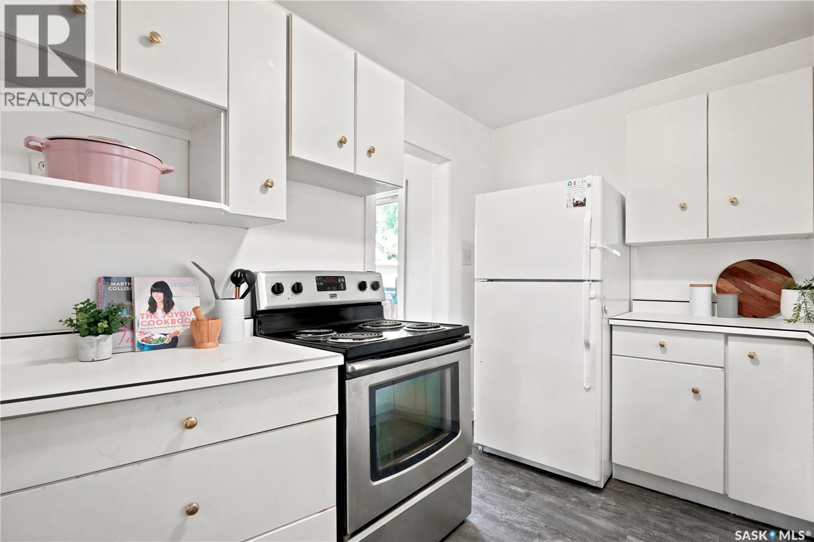 1117 Kilburn Avenue, Saskatoon, SK - Indoor Photo Showing Kitchen