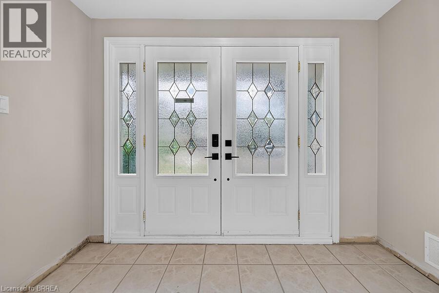 5371 Riverside Drive, Burlington, ON - Indoor Photo Showing Other Room