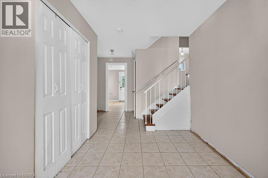 5371 Riverside Drive, Burlington, ON - Indoor Photo Showing Other Room