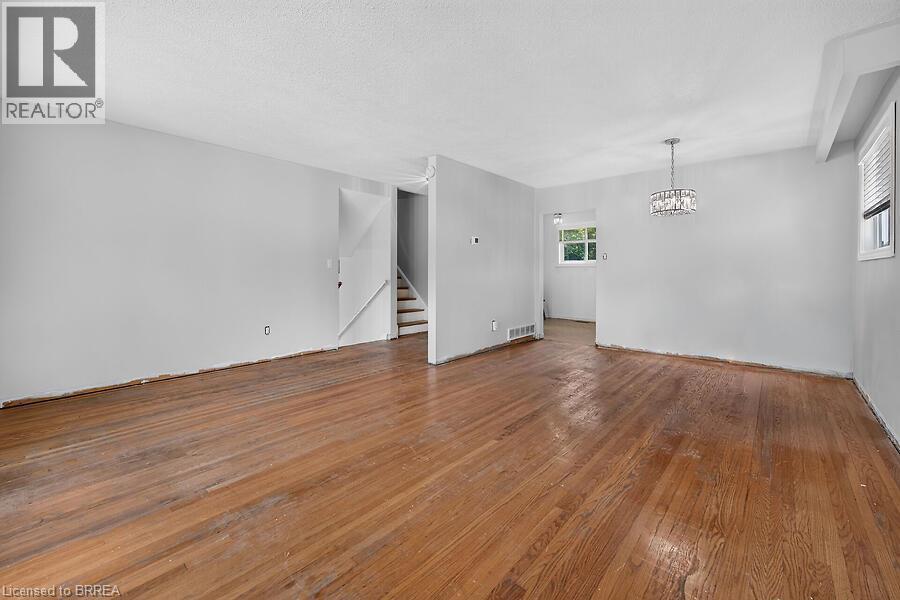 5371 Riverside Drive, Burlington, ON - Indoor Photo Showing Other Room