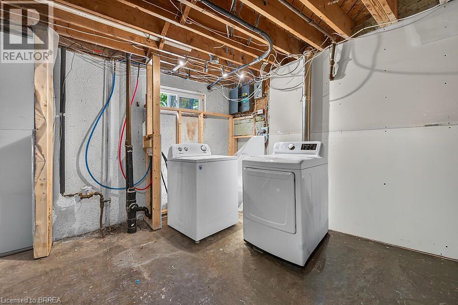 5371 Riverside Drive, Burlington, ON - Indoor Photo Showing Laundry Room
