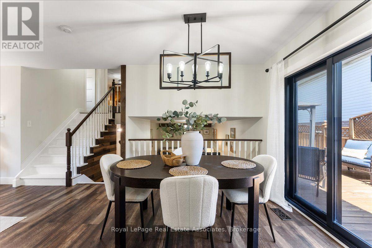 1464 Trowbridge Drive, Oshawa, ON - Indoor Photo Showing Dining Room