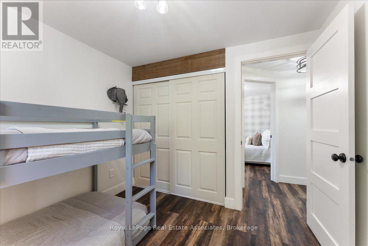 1464 Trowbridge Drive, Oshawa, ON - Indoor Photo Showing Bedroom