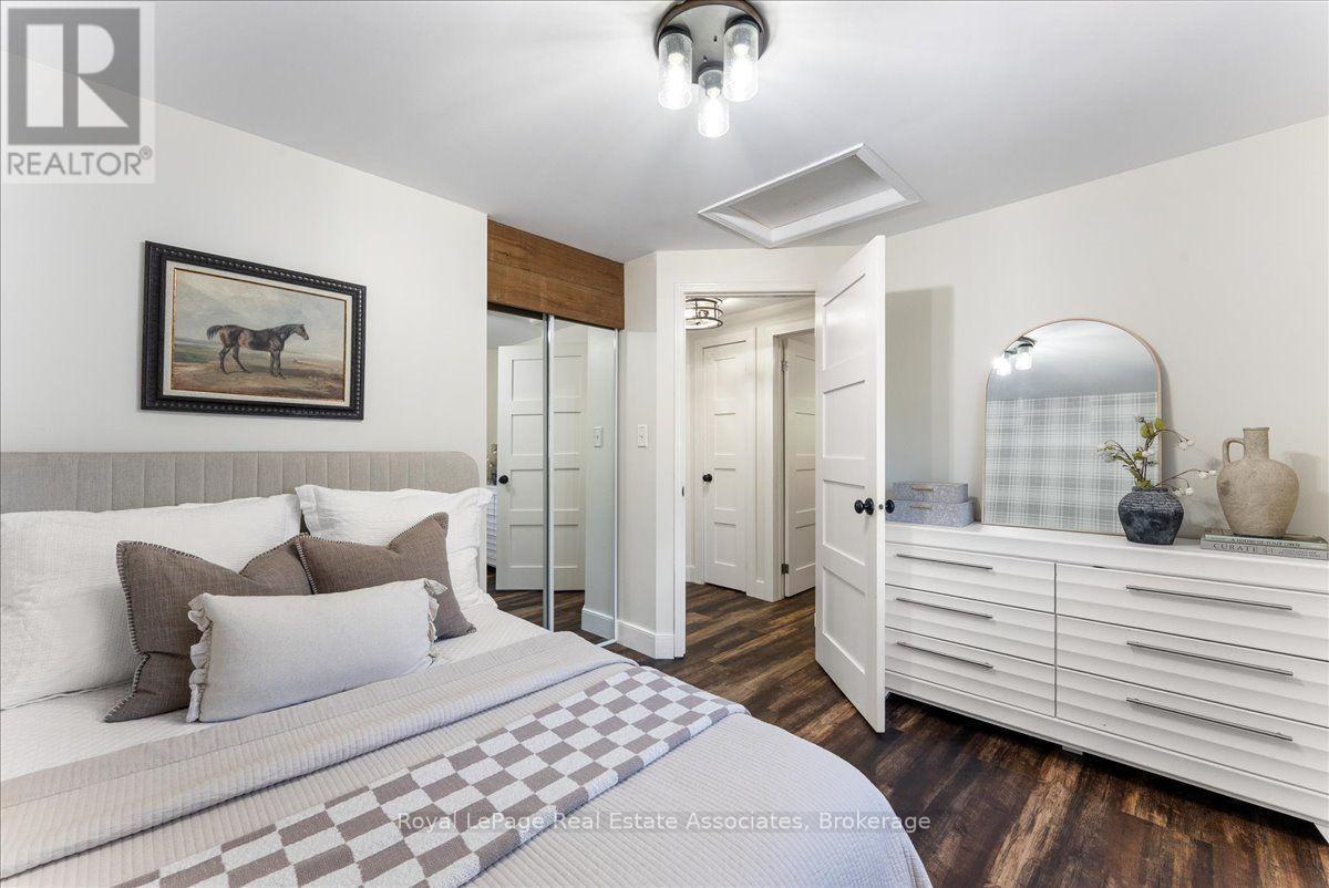 1464 Trowbridge Drive, Oshawa, ON - Indoor Photo Showing Bedroom