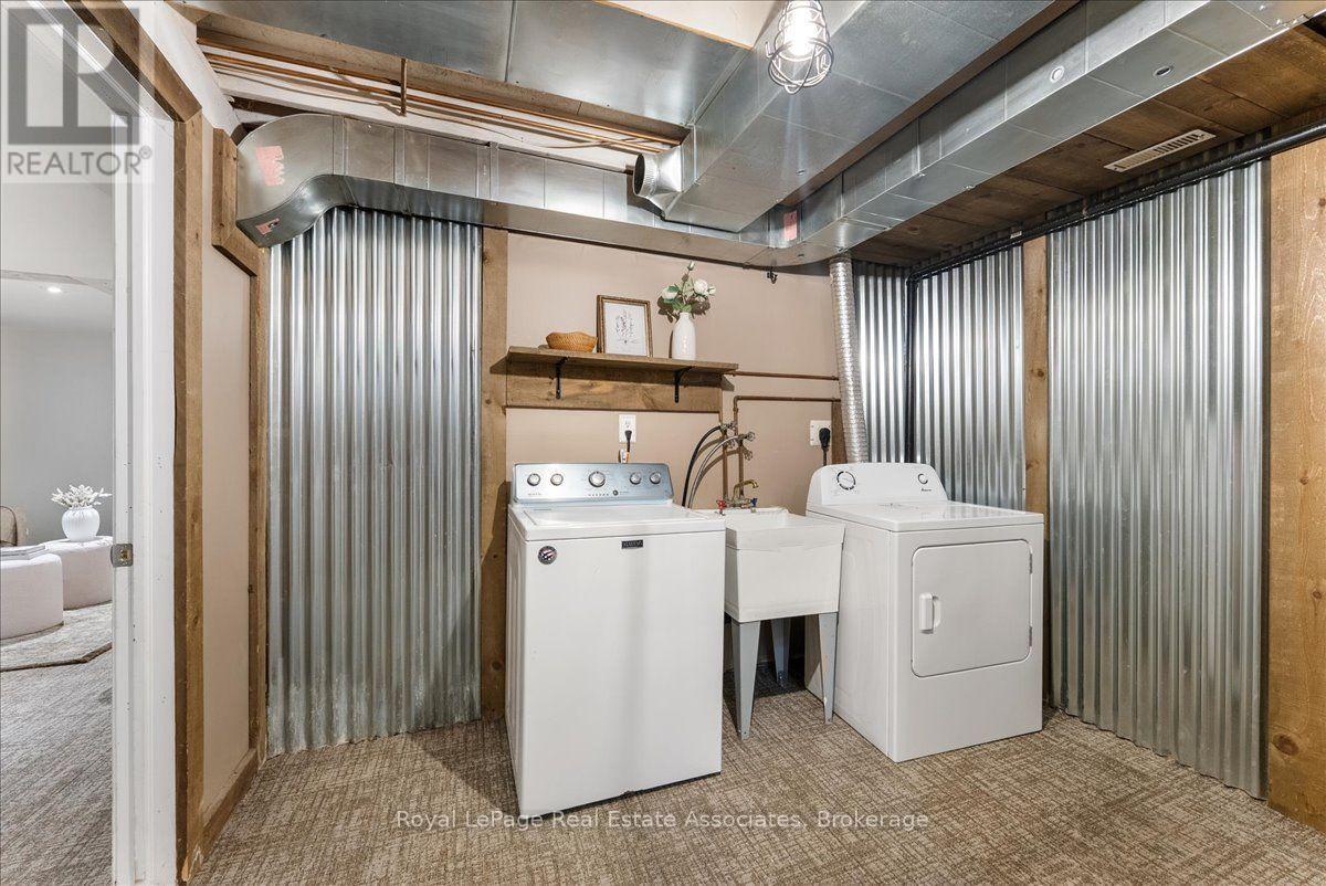 1464 Trowbridge Drive, Oshawa, ON - Indoor Photo Showing Laundry Room
