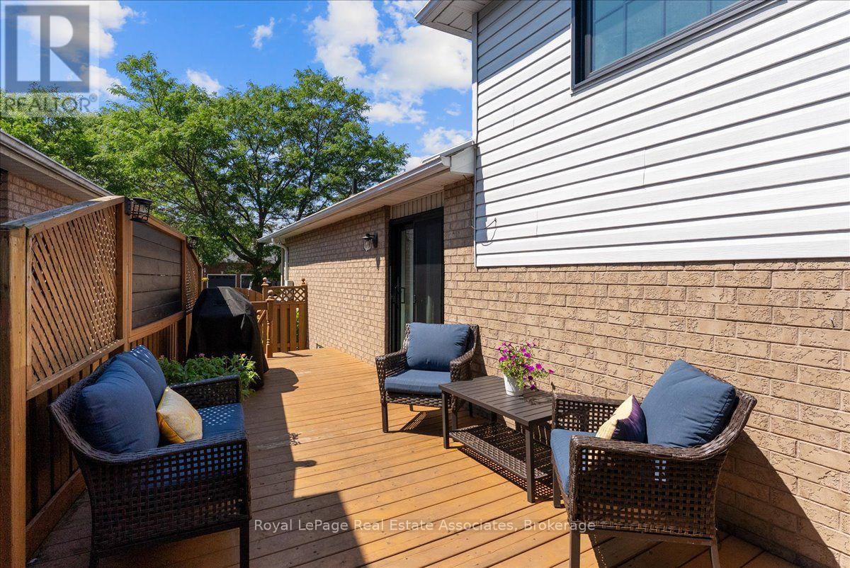 1464 Trowbridge Drive, Oshawa, ON - Outdoor With Deck Patio Veranda With Exterior