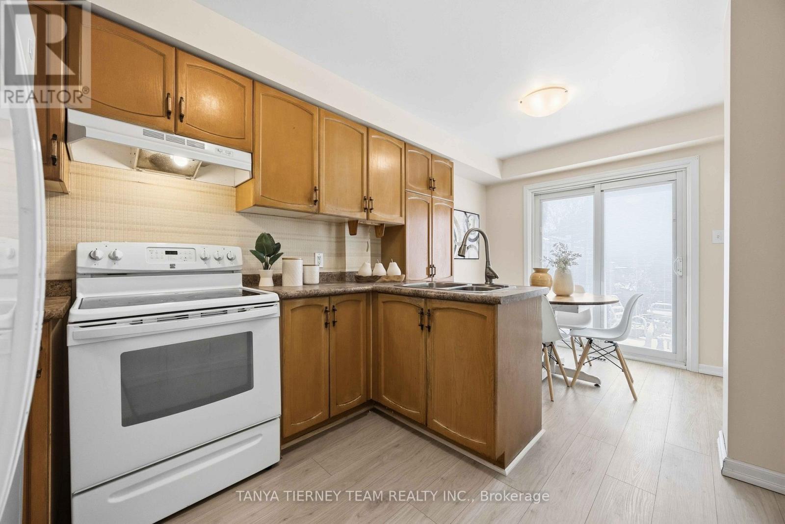 60 Pidduck Street, Clarington, ON - Indoor Photo Showing Kitchen With Double Sink