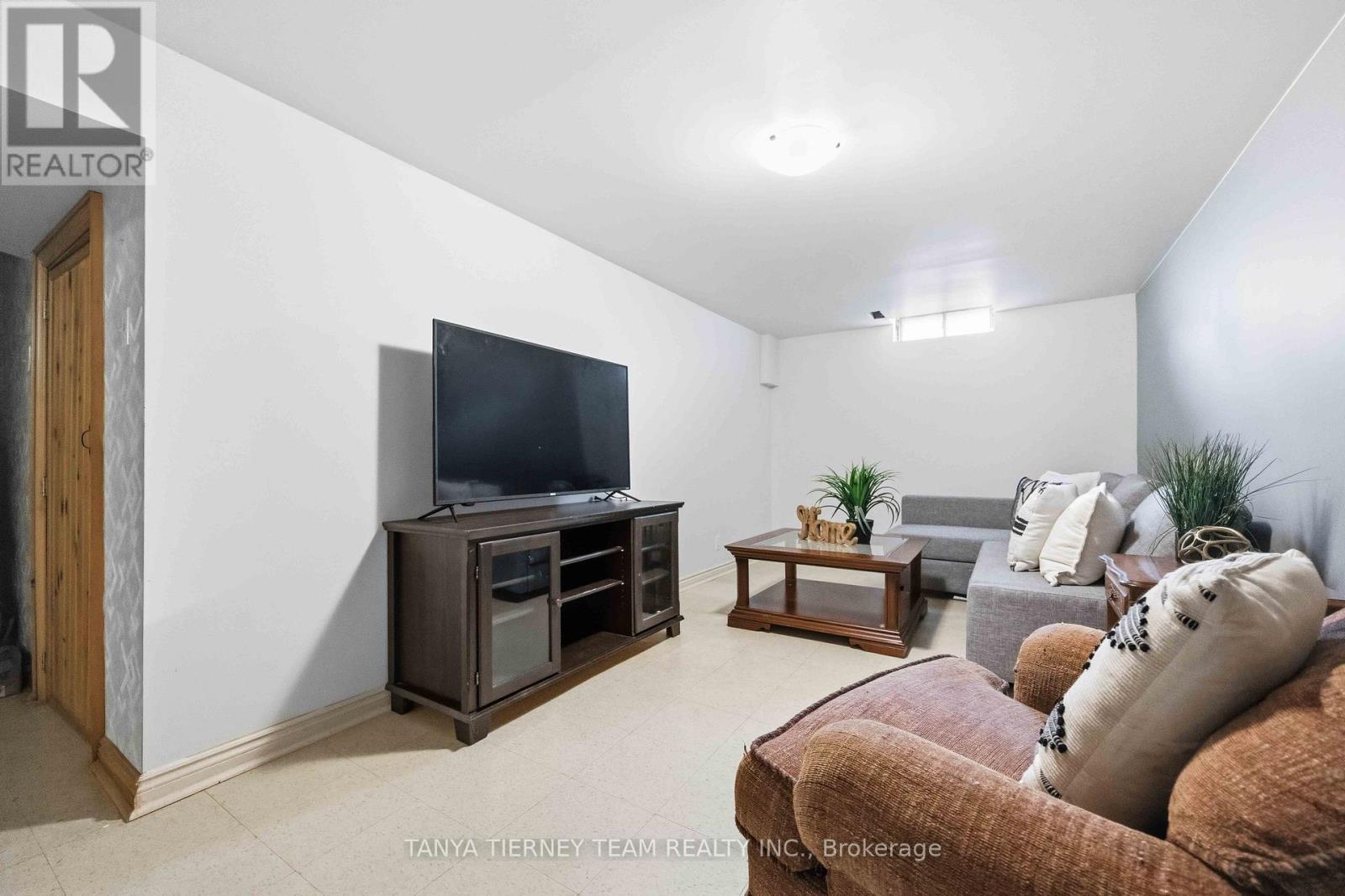 60 Pidduck Street, Clarington, ON - Indoor