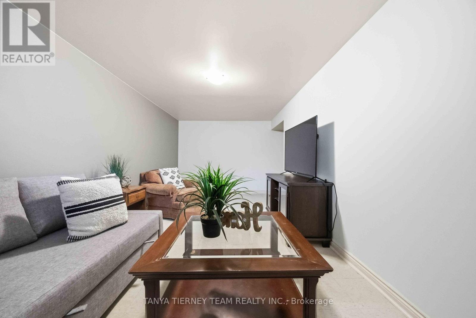 60 Pidduck Street, Clarington, ON - Indoor
