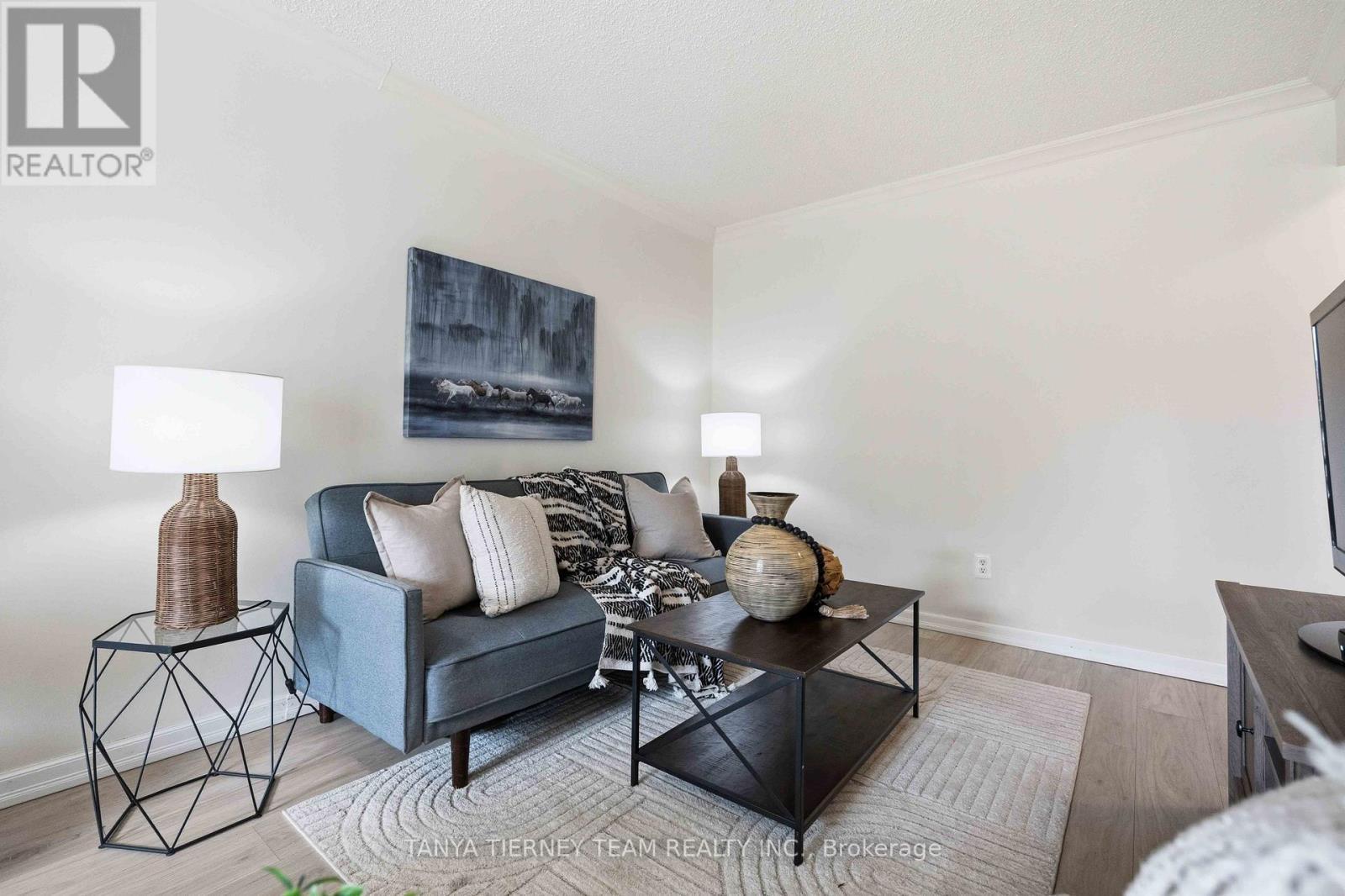 60 Pidduck Street, Clarington, ON - Indoor Photo Showing Living Room