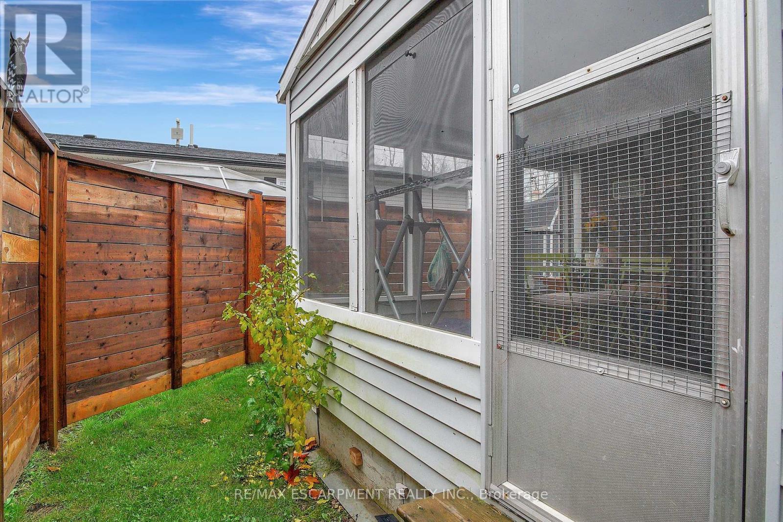 1A - 1429 Sheffield Road, Hamilton, ON - Outdoor With Exterior