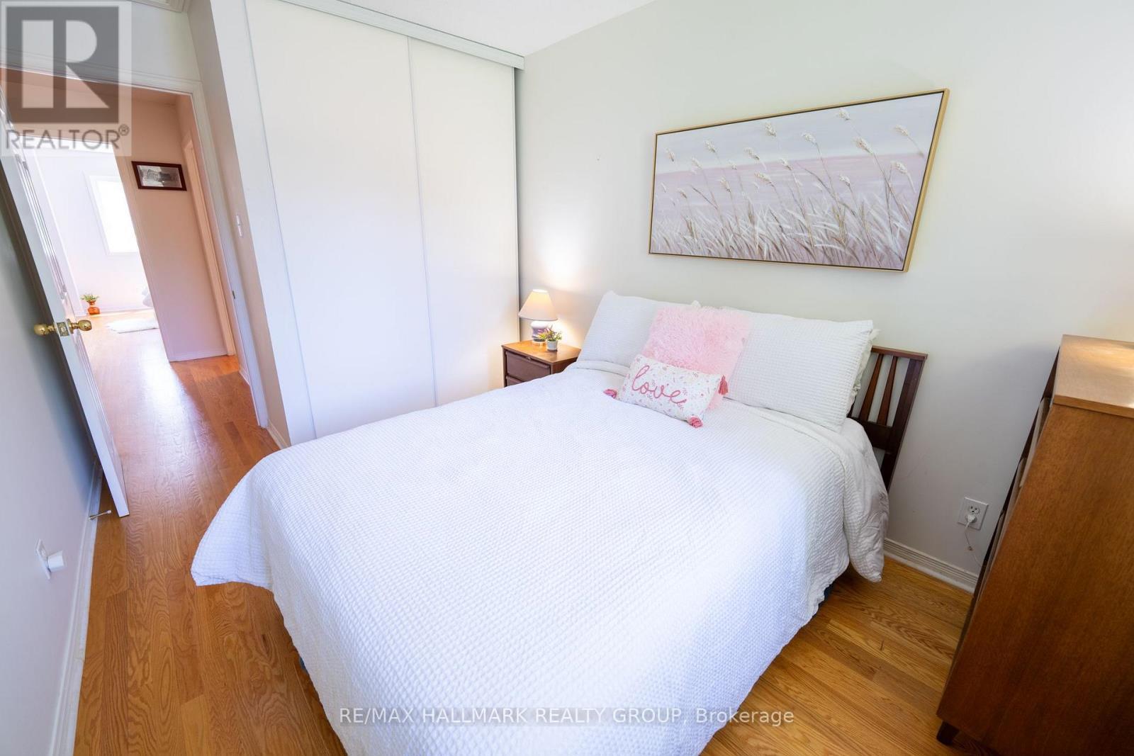 3 Seth Private, Ottawa, ON - Indoor Photo Showing Bedroom