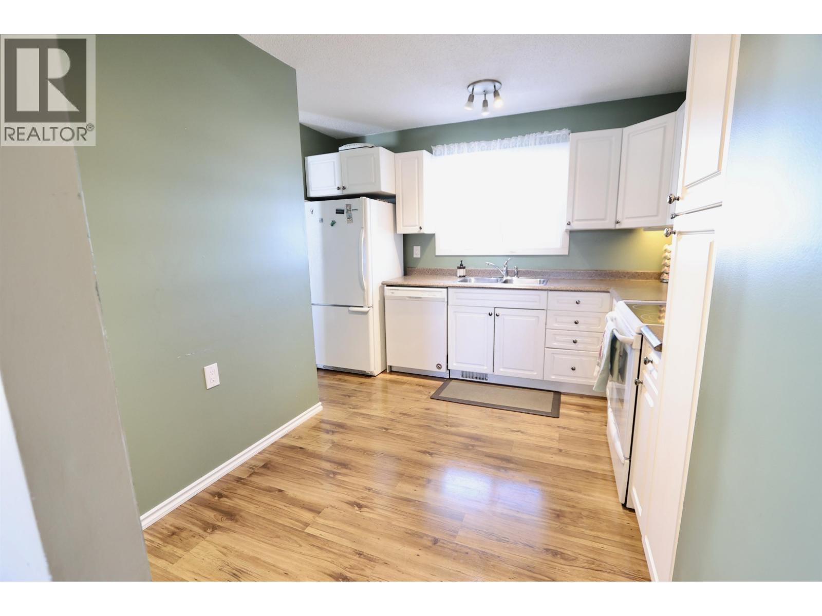 111 Tabor Boulevard, Prince George, BC - Indoor Photo Showing Kitchen