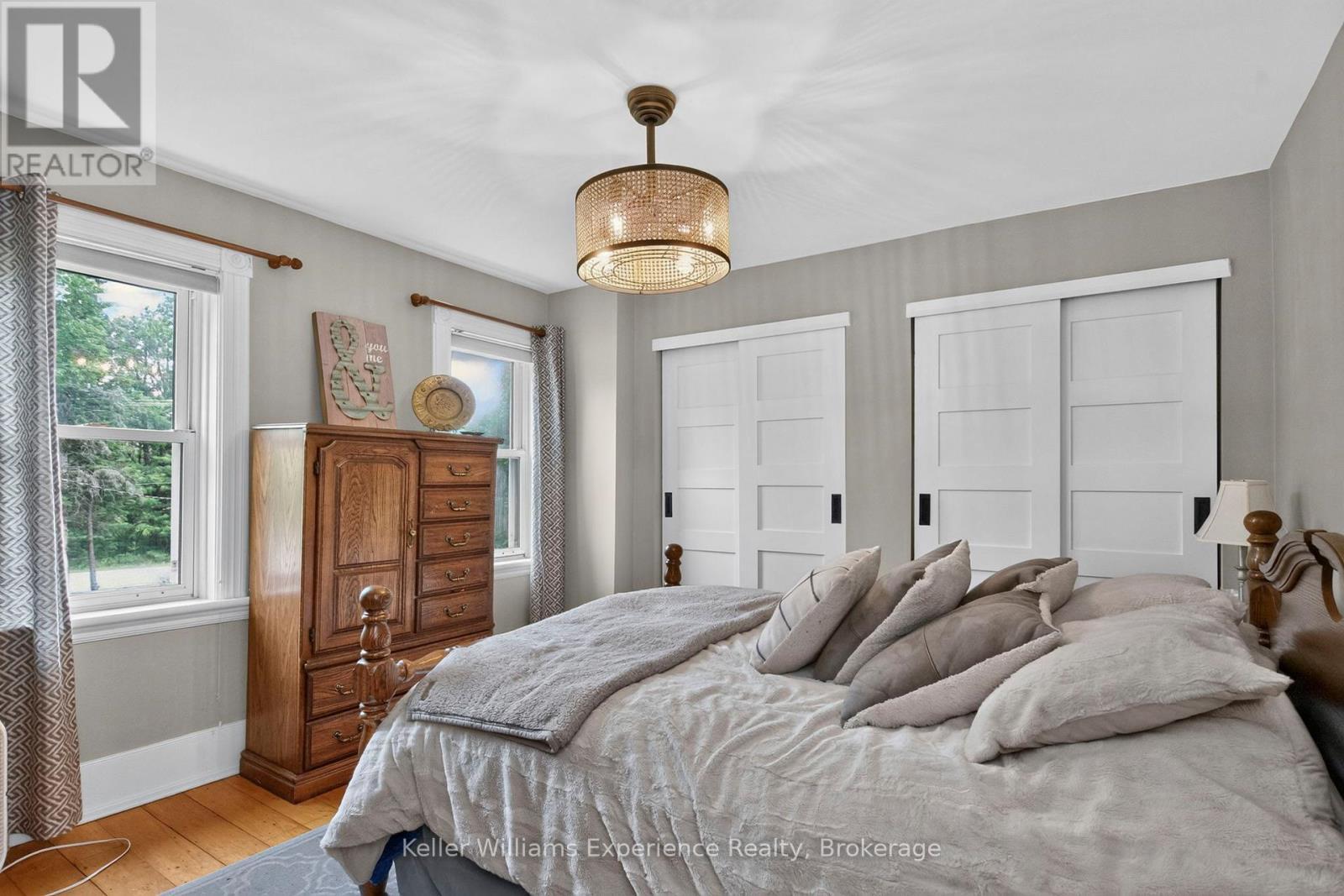 3744 Flos 4 Road W, Springwater, ON - Indoor Photo Showing Bedroom