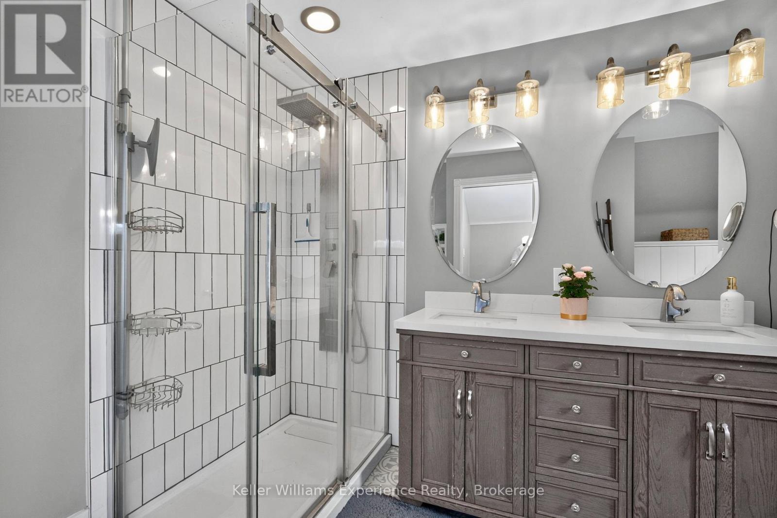 3744 Flos 4 Road W, Springwater, ON - Indoor Photo Showing Bathroom